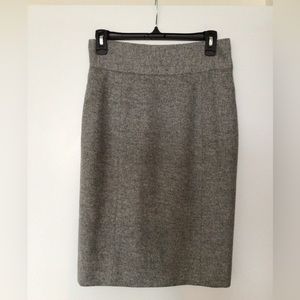 TAVÃN & MITTO Montreal Designer Luxurious Grey Wool Suit Pencil Skirt - …